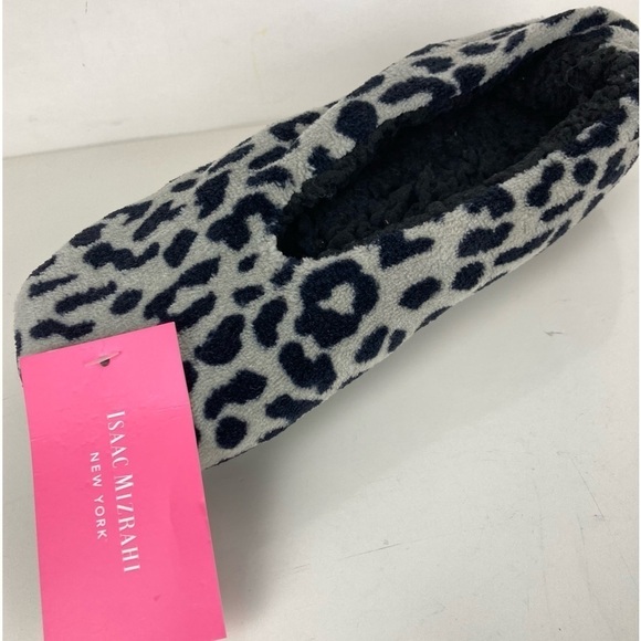 NWT * ISAAC MIZRAHI Soft Cozy  Sherpa Lined Fuzzy Animal
Print Slipper Socks - Picture 3 of 11